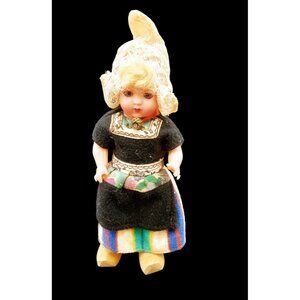 Sleepy Eye Dutch Blonde Doll Traditional Costume Lace Bonnet Vintage 1960s 6.75"